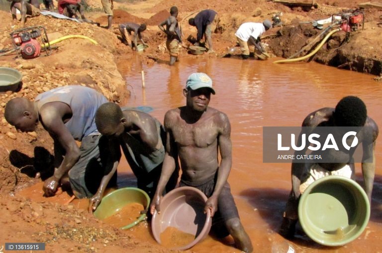 Estado integra projetos mineiros em Moçambique e obriga a processamento nacional