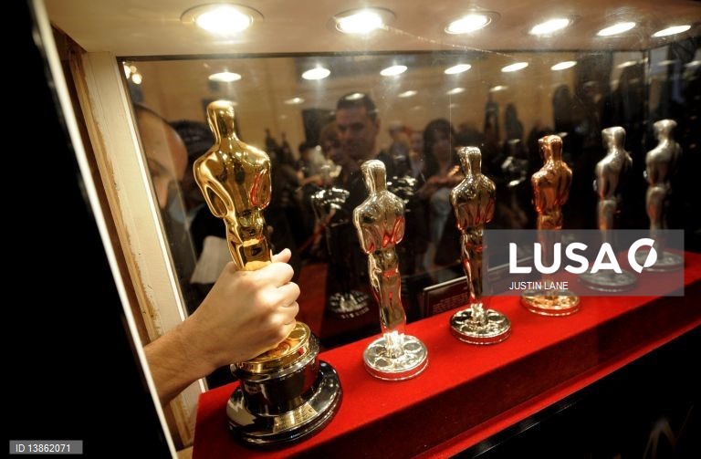 Atores e guiões gerados por IA não são elegíveis para Óscares - Academia