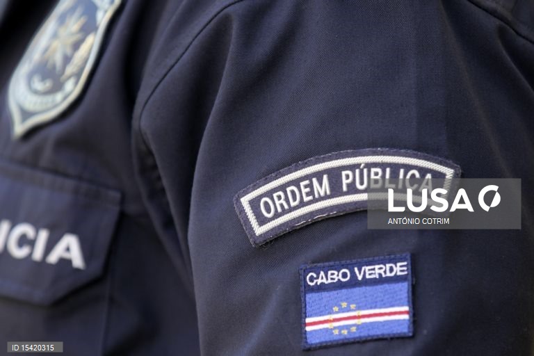 PJ cabo-verdiana detém cinco pessoas por tráfico de armas e drogas