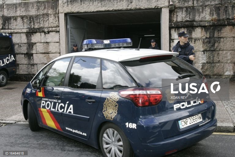 Polícia espanhola detém 14 pessoas por fraude que afetou portugueses