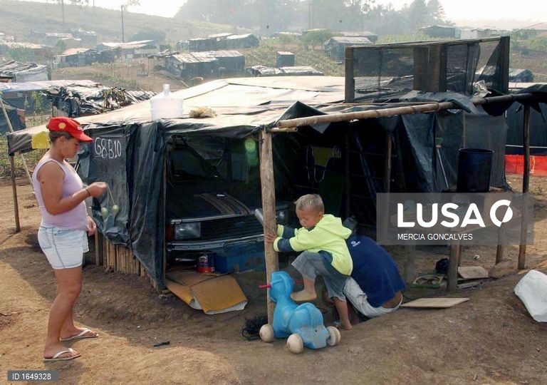 Desigualdade volta a subir no Brasil em 2025 apesar do aumento do rendimento médio