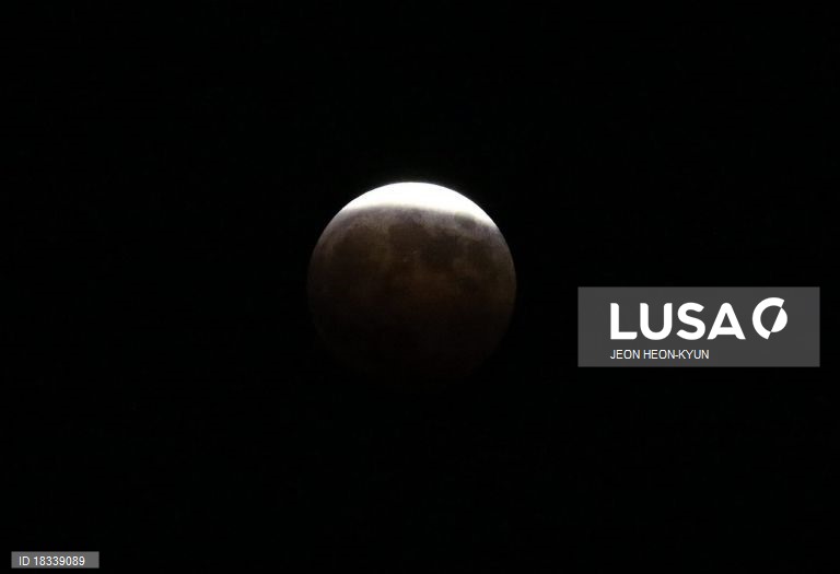Domingo há eclipse total da Lua, mas não será muito fácil” vê-lo em Portugal