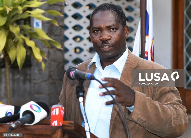 Histórico da moçambicana Renamo recorre ao tribunal de Maputo contra suspensão