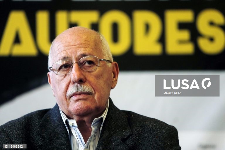 Escritor brasileiro Silviano Santiago recebe hoje Prémio Camões 2022