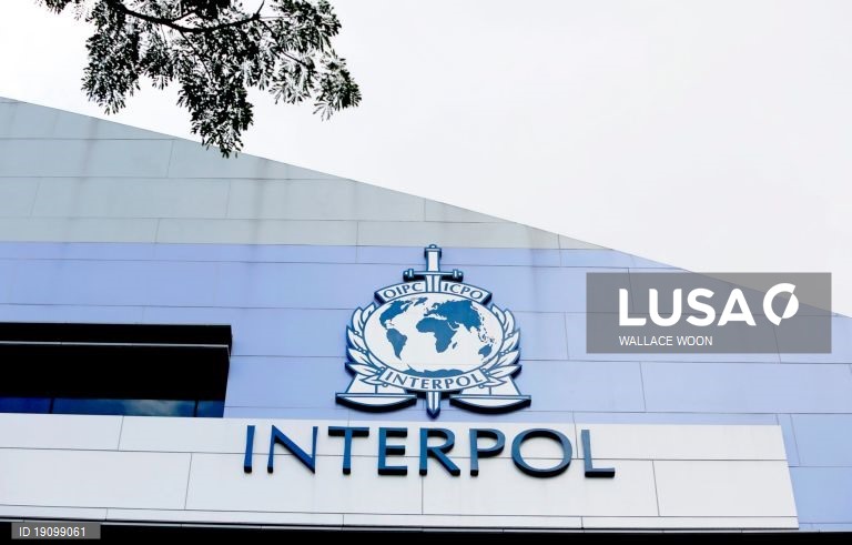 Investigação sobre corrupção na Interpol avança com detenção de ex-ministro da Moldávia