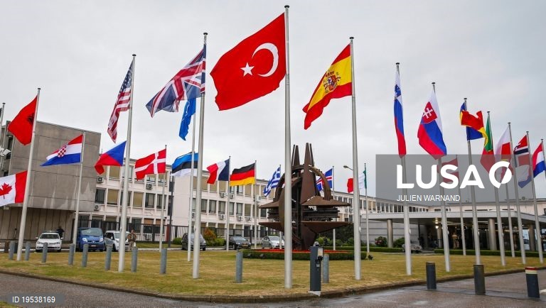 Estónia vai acionar artigo 4.º da NATO após incursão de caças russos