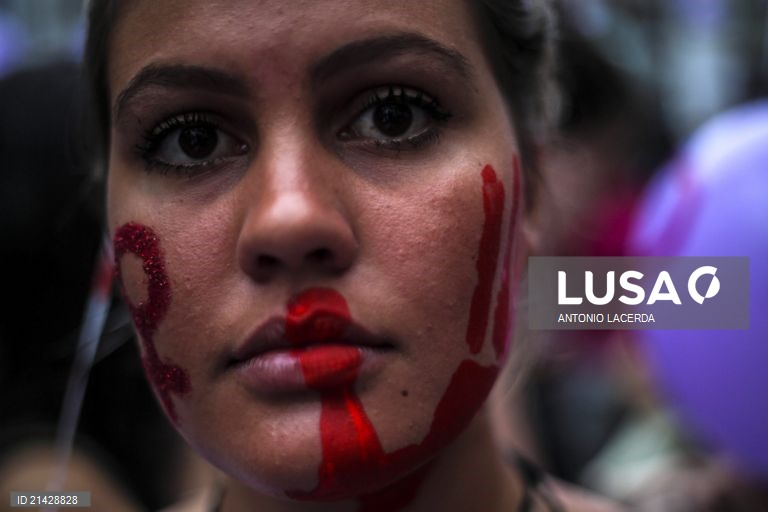Brasil regista quatro feminicídios e 196 mulheres violadas por dia em 2024