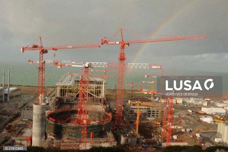 Reator nuclear mais potente de França ligado hoje à rede