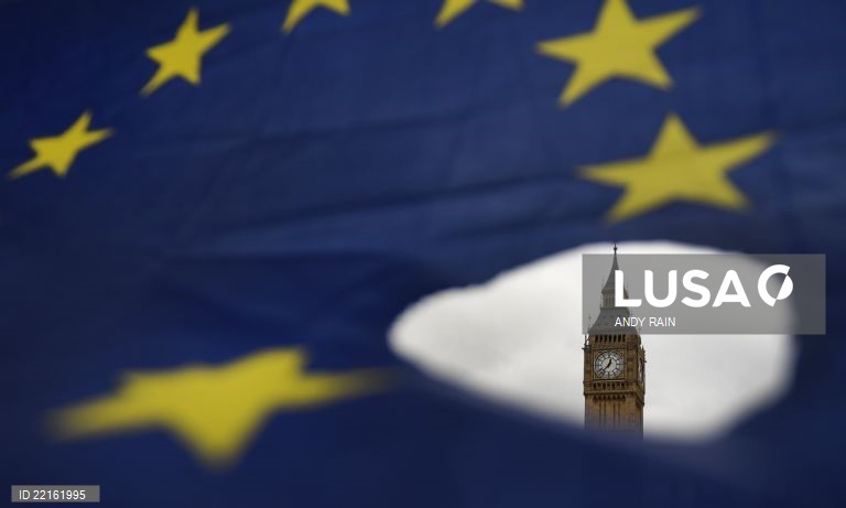 Reino Unido acorda com UE regresso ao programa de intercâmbio Erasmus em 2027