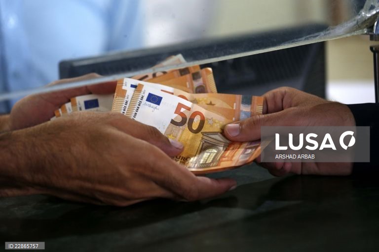 Euro quebra ciclo de subidas e desce com tensões no Médio Oriente