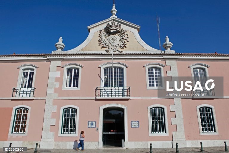 PJ faz buscas na Câmara de Oeiras por suspeitas de corrupção