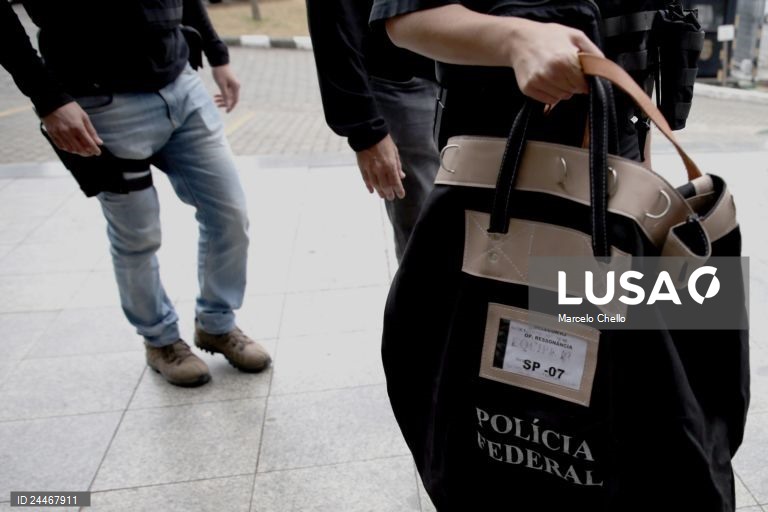 Polícia realiza operação contra envio de drogas de aeroportos brasileiros para a Europa
