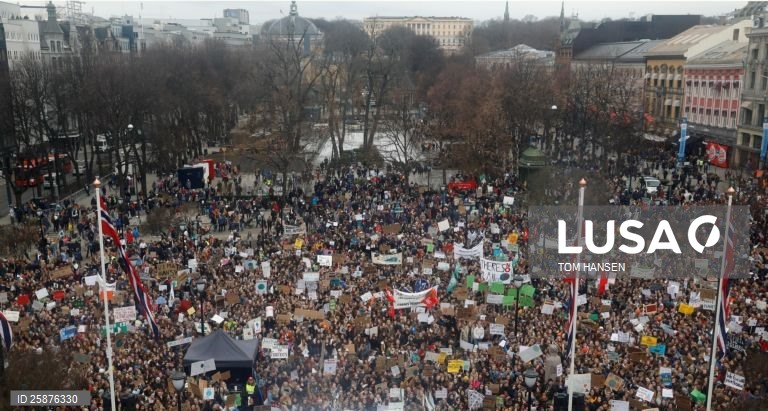 Pupils at climate protest in Oslo