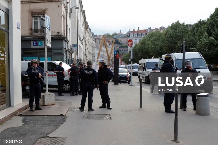 Esfaqueamento em estação de metro de Lyon faz um morto e nove feridos