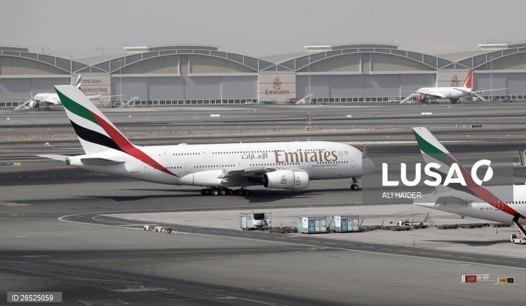 Cento e vinte e dois portugueses chegam hoje a Lisboa num voo comercial