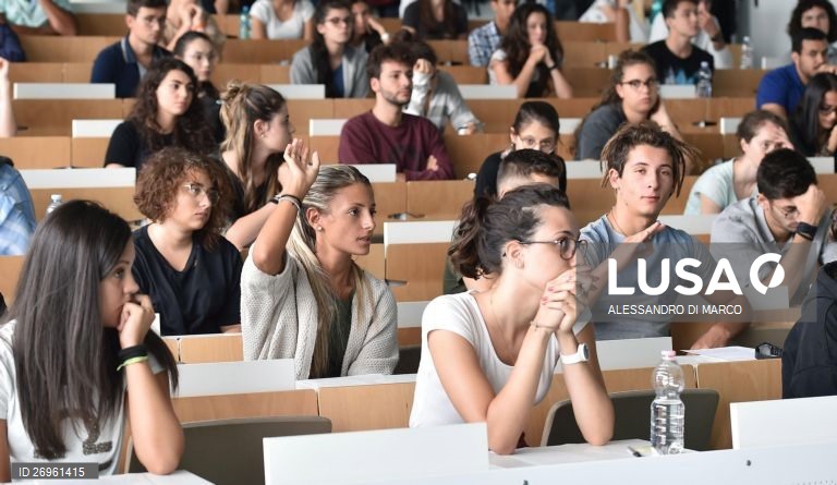 Ter mestrado significa salário 80% mais alto do que os trabalhadores com secundário