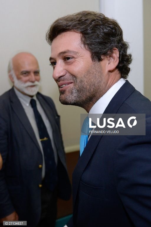 Porta-voz do Chega demite-se do cargo por querer manter subvenção vitalícia