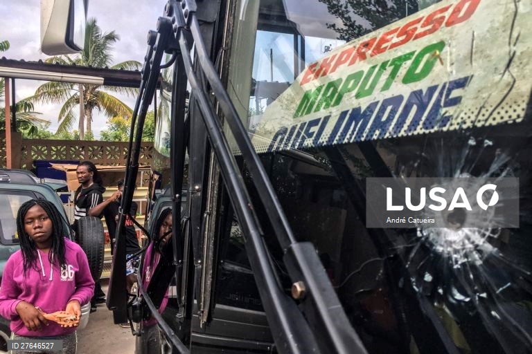 Novo ataque armado a autocarro provoca um morto no centro de Moçambique