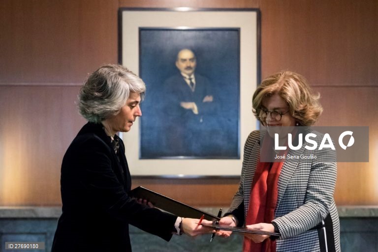 Gulbenkian vai levar cem anos de obras de artistas portuguesas à Bélgica e França