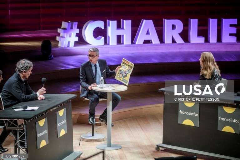 Charlie Hebdo republica caricaturas de Maomé antes do julgamento do atentado