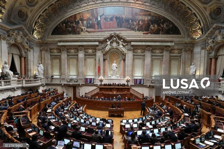 Parlamento aprova na generalidade diploma do PSD que altera financiamento eleitoral