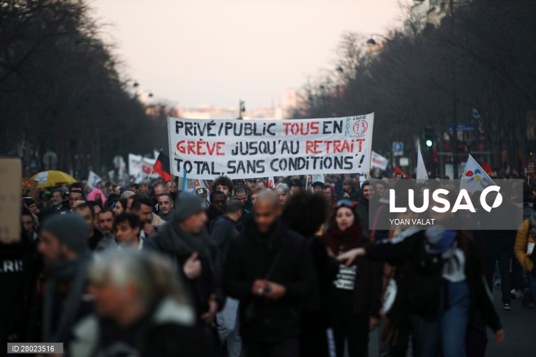 França é hoje novamente palco de greve geral contra reforma das pensões