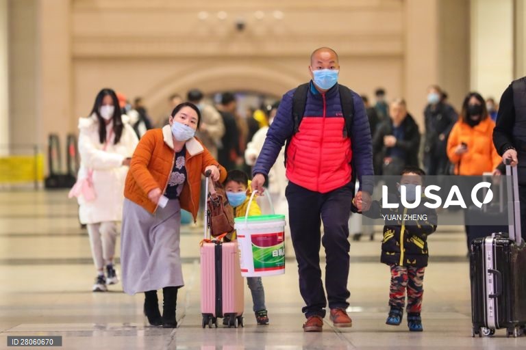 China anuncia nove mortos devido a pneumonia viral, número de casos é superior a 400