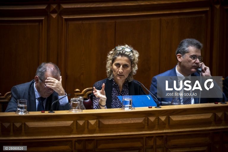 Governo prevê descontos para residentes e visitantes nas portagens no interior