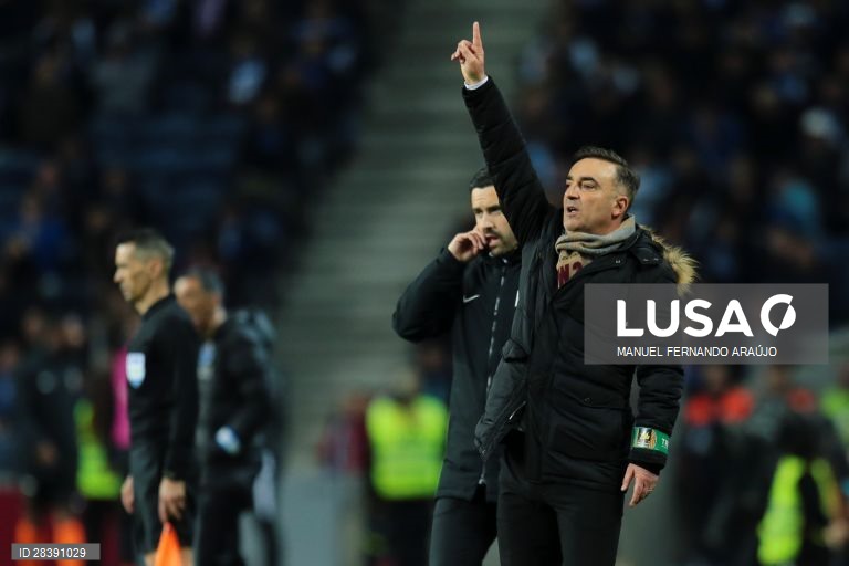 Carlos Carvalhal promete Rio Ave “preparado para competir” frente ao Paços de Ferreira