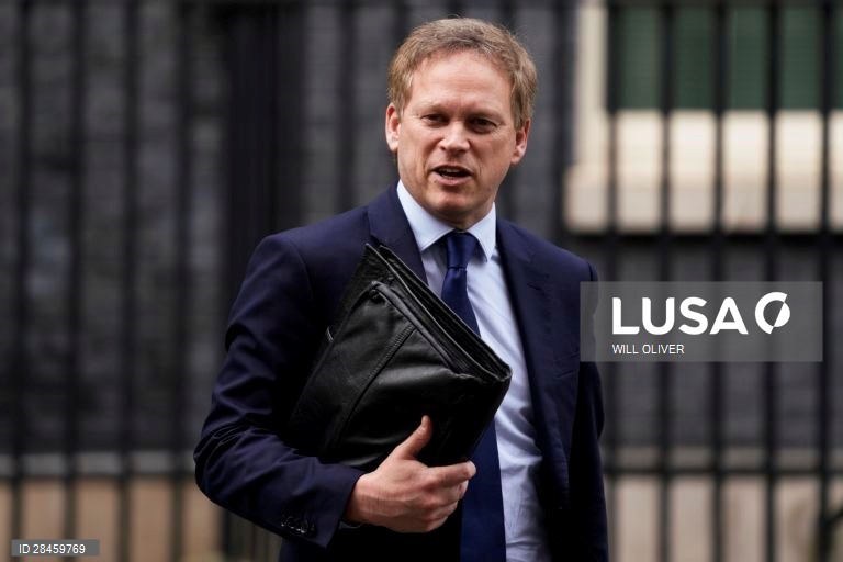 Covid-19: Ministro inglês de férias em Espanha obrigado a quarentena quando regressar ao seu país