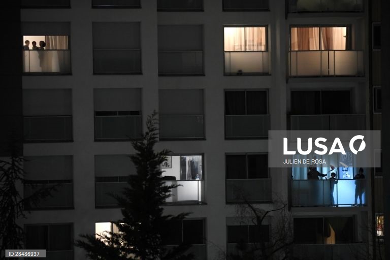 Covid-19: PM francês anuncia reforço das medidas de contingência