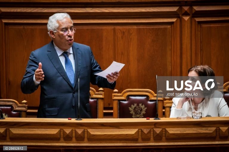 Covid-19: Costa aponta maio para reabrir creches e atendimento presencial nos serviços do Estado