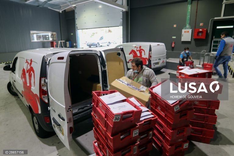 Covid-19: Lojas CTT com horário alargado para assegurar serviço