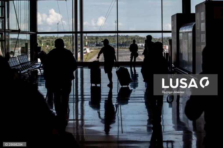 Covid-19: Espanha levanta quarentena para turistas estrangeiros a partir de 01 de julho