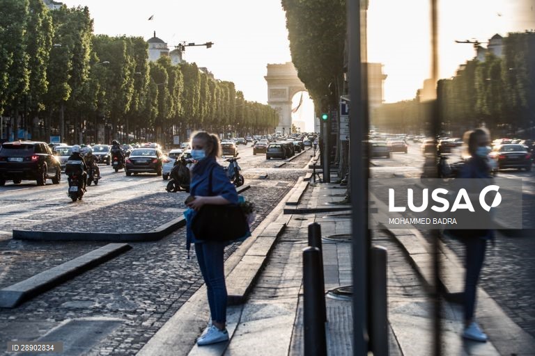 Covid-19: França perdeu meio milhão de empregos no primeiro trimestre de 2020