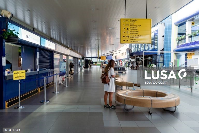 Número de passageiros desembarcados nos aeroportos dos Açores volta a baixar em março