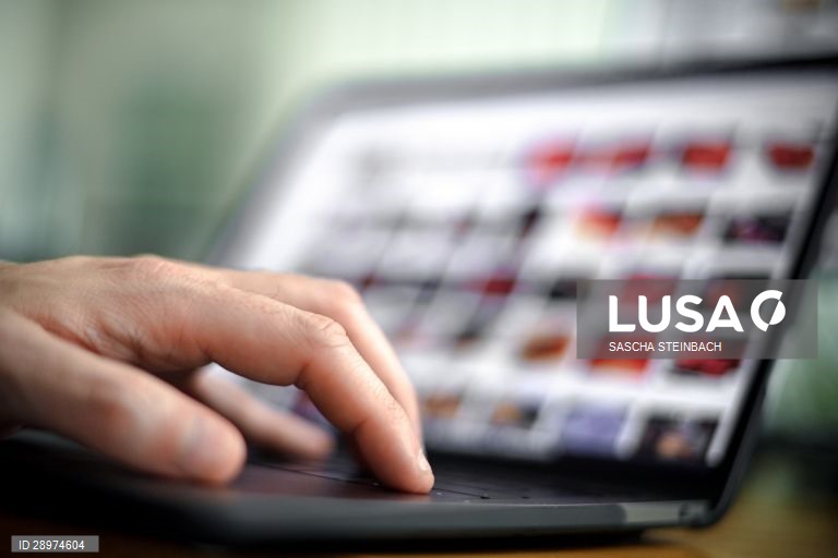 Detidas 20 pessoas em operação internacional contra a pornografia que inclui Portugal