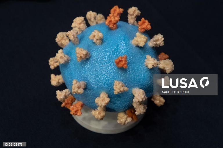 Covid-19: China aprova patente para vacina, produção em massa apontada para breve