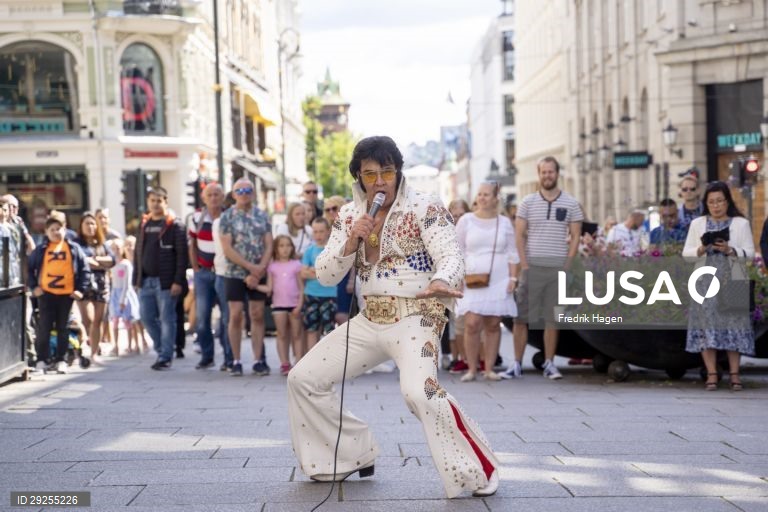 Cantor norueguês bate recorde mundial ao interpretar Elvis Presley durante 50 horas