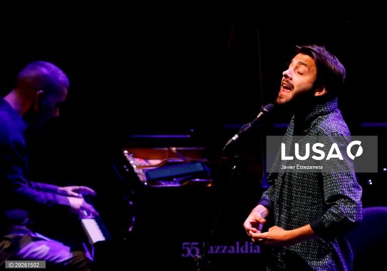 Salvador Sobral, Paulo de Carvalho e Fernando Tordo assinam carta aberta de apoio a Seguro