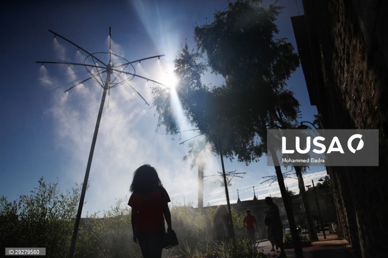 Covid-19: França constata “lenta degradação” da situação sanitária