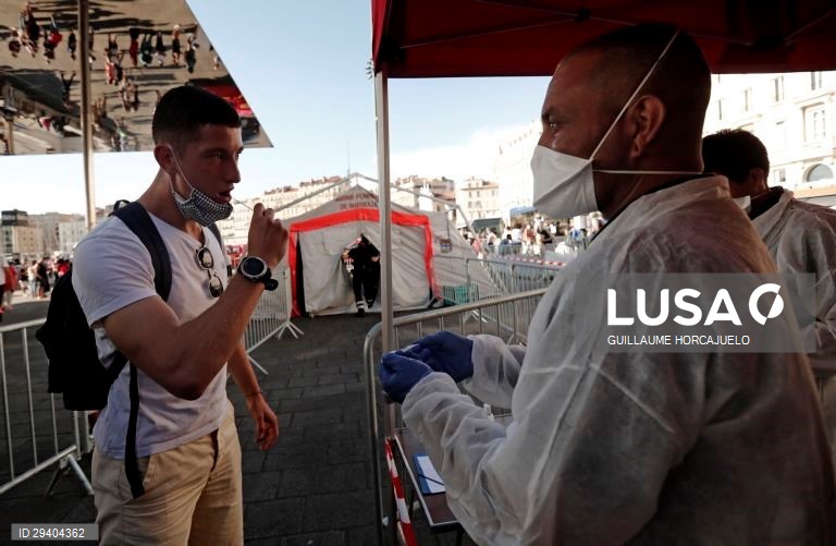 Covid-19: França regista 17 mortos devido ao vírus