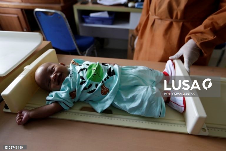 Doenças crónicas e natalidade desafiam sistema de saúde moçambicano - ministro