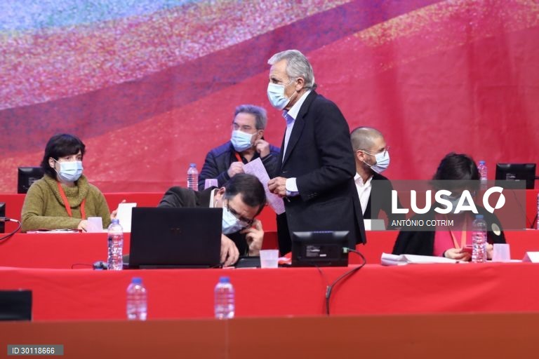 Jerónimo de Sousa eleito líder do PCP pela quinta vez