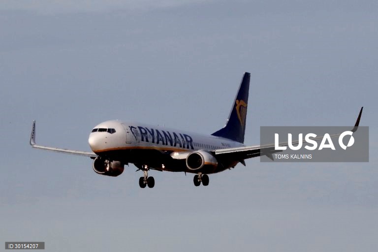 Ryanair diz que sem acordo com SNPVAC teve de avançar com despedimento coletivo