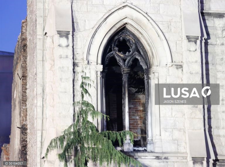 Middle Collegiate Church burns down