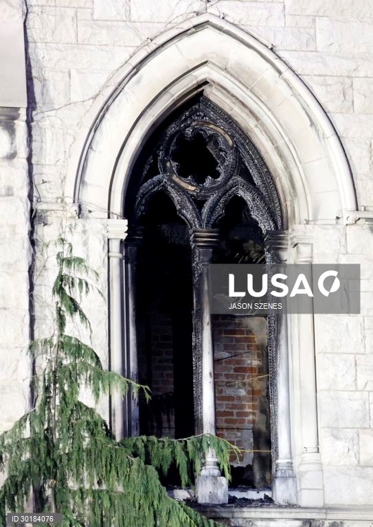 Middle Collegiate Church burns down