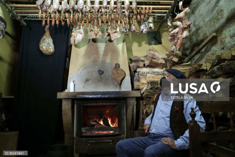 Reportagem: Produtor de fumeiro de Montalegre aposta nas redes sociais para dar a volta à pandemia