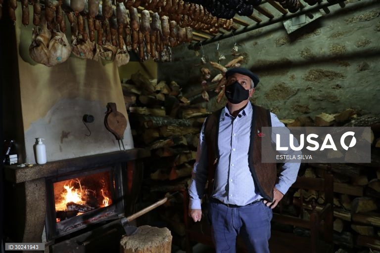Reportagem: Produtor de fumeiro de Montalegre aposta nas redes sociais para dar a volta à pandemia