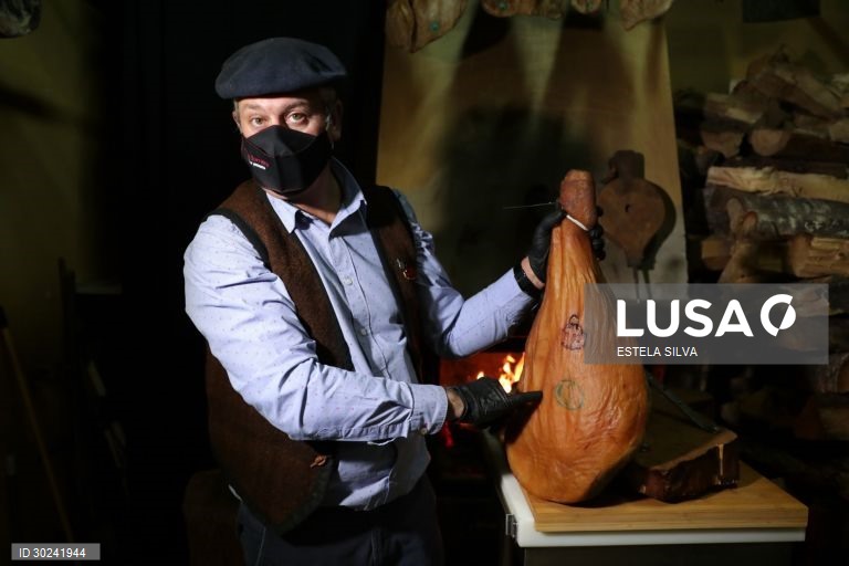 Reportagem: Produtor de fumeiro de Montalegre aposta nas redes sociais para dar a volta à pandemia